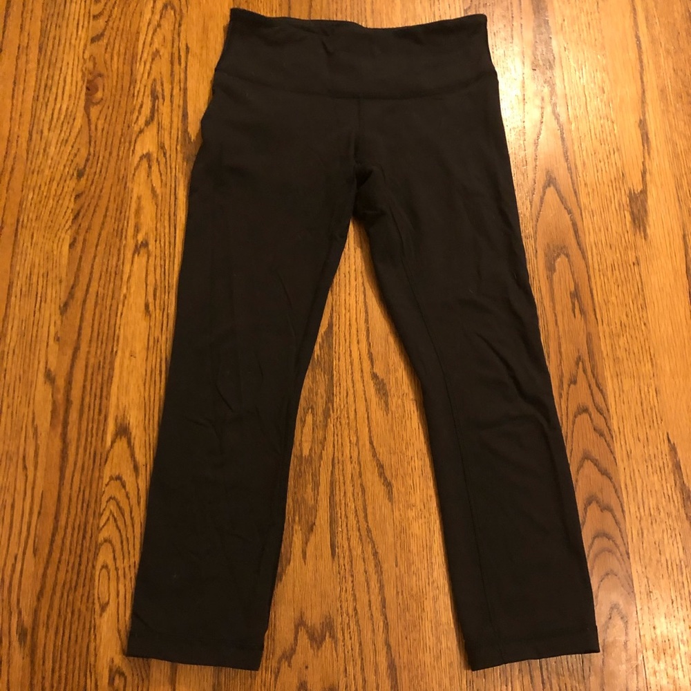 Lululemon Wunder Under Crop sz 4